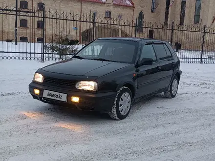 Volkswagen Golf 1993 года за 1 790 000 тг. в Караганда