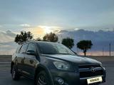 Toyota RAV4 2009 года за 8 000 000 тг. в Жанаозен – фото 2