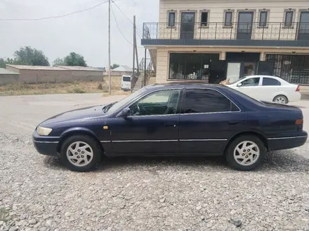 Toyota Camry 1997 года за 3 500 000 тг. в Шымкент – фото 2