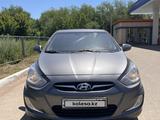 Hyundai Solaris 2011 года за 3 300 000 тг. в Уральск – фото 2