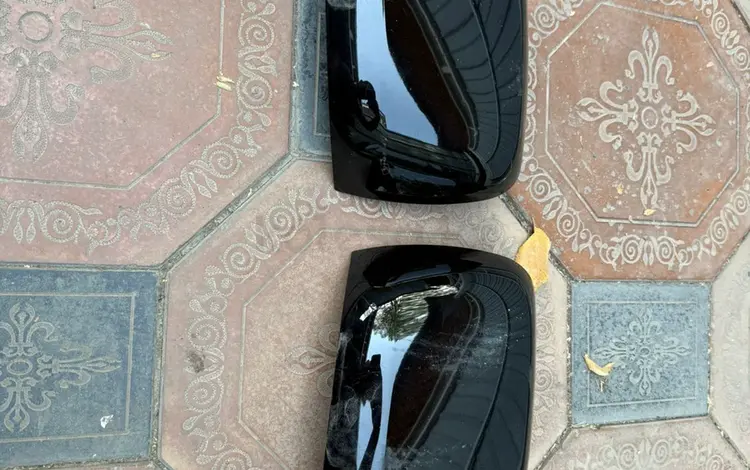 Крышки зеркал на Toyota Land Cruiser 200 за 10 000 тг. в Алматы