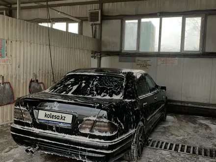 Mercedes-Benz E 280 1997 года за 2 300 000 тг. в Алматы – фото 8