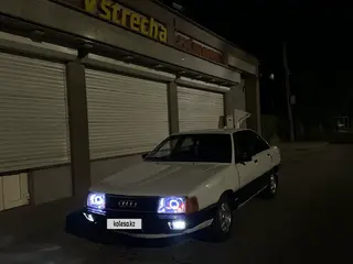 Audi 100
