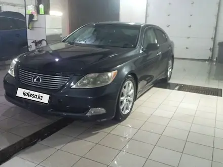 Lexus LS 460 2006 года за 6 550 000 тг. в Актобе