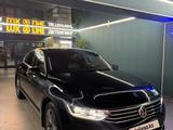 Volkswagen Passat 2018 года за 9 900 000 тг. в Алматы – фото 3