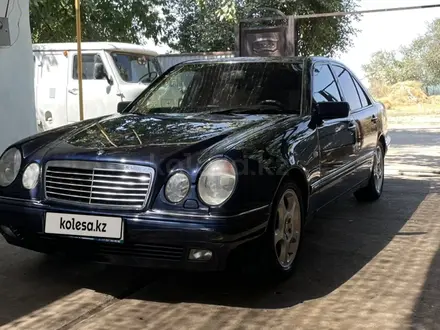 Mercedes-Benz E 200 1997 года за 3 600 000 тг. в Шымкент