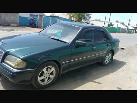 Mercedes-Benz C 220 1994 года за 1 800 000 тг. в Семей – фото 2