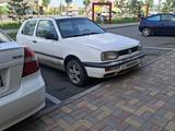 Volkswagen Golf 1993 года за 1 300 000 тг. в Астана
