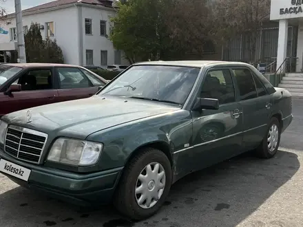 Mercedes-Benz E 200 1993 года за 1 500 000 тг. в Тараз – фото 3