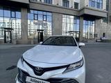 Toyota Camry 2020 года за 14 600 000 тг. в Астана – фото 2