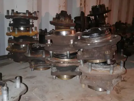 Цапфа ступица 2UZ 1GR 3UR 1UR 1FZ V35A 1VD FE привода полуось гранаты перед за 75 000 тг. в Алматы – фото 21