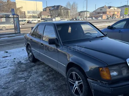 Mercedes-Benz E 300 1992 года за 1 600 000 тг. в Астана – фото 2