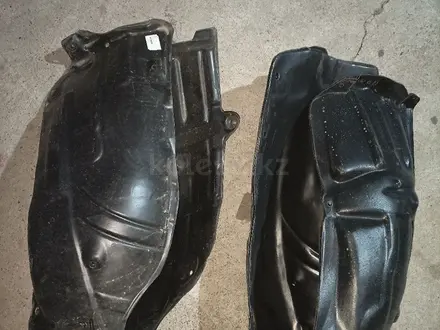 Подкрыльники Камри — 40 за 5 000 тг. в Алматы – фото 2