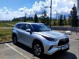 Toyota Highlander 2022 года за 24 000 000 тг. в Усть-Каменогорск