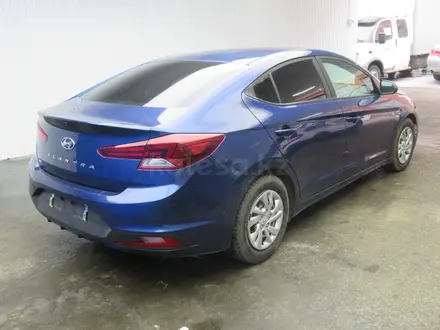 Hyundai Elantra 2019 года за 5 984 000 тг. в Актобе – фото 4