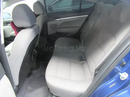 Hyundai Elantra 2019 года за 5 984 000 тг. в Актобе – фото 8