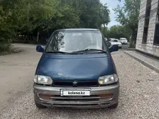 Nissan Serena, 2000