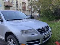 Volkswagen Touareg 2006 года за 5 700 000 тг. в Астана