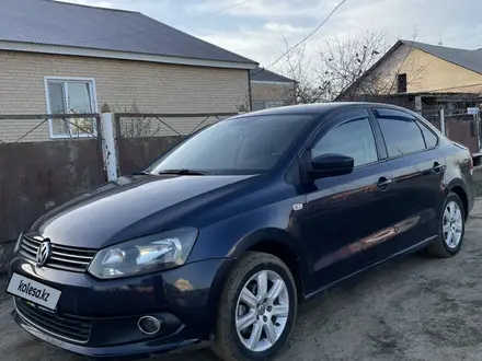 Volkswagen Polo 2011 года за 4 000 000 тг. в Актобе – фото 2