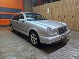 Mercedes-Benz E 200 1998 года за 2 180 000 тг. в Астана
