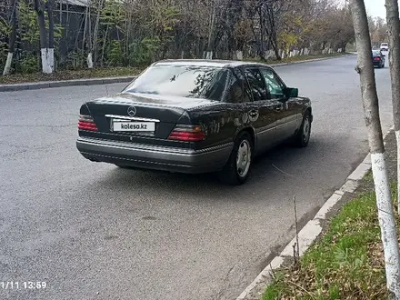 Mercedes-Benz E 280 1993 года за 2 200 000 тг. в Шымкент – фото 7