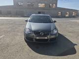 Volkswagen Jetta 2005 годаүшін1 800 000 тг. в Актау