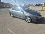 Volkswagen Jetta 2005 годаүшін1 800 000 тг. в Актау – фото 2
