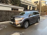 Toyota Highlander 2014 годаfor17 350 000 тг. в Алматы