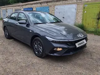 Hyundai Elantra, 2025