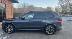 BMW X5 2021 года за 40 500 000 тг. в Усть-Каменогорск – фото 3