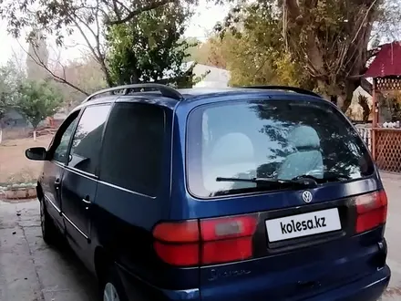 Volkswagen Sharan 1995 года за 1 500 000 тг. в Сарыкемер – фото 5