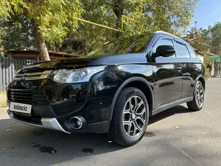 Mitsubishi Outlander, 2014