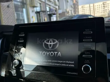 Toyota Camry 2021 года за 14 300 000 тг. в Шымкент – фото 11