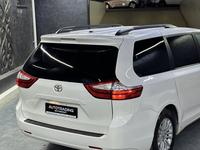 Toyota Sienna 2017 годаfor17 450 000 тг. в Шымкент