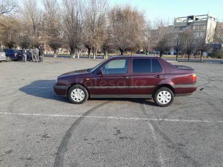 Volkswagen Vento 1994 года за 1 280 000 тг. в Тараз – фото 3