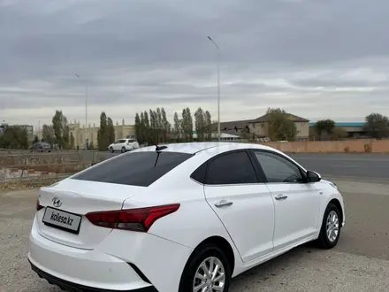 Hyundai Accent 2021 года за 7 900 000 тг. в Актобе – фото 3