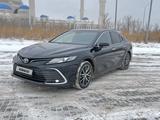 Toyota Camry 2023 года за 16 700 000 тг. в Астана – фото 2