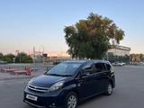 Toyota Isis 2011 года за 3 500 000 тг. в Уральск – фото 2