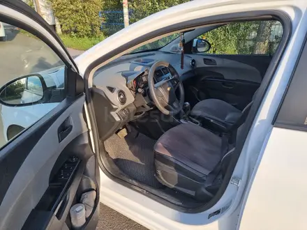 Chevrolet Aveo 2013 года за 3 400 000 тг. в Петропавловск – фото 22