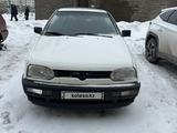 Volkswagen Golf 1994 годаfor1 490 000 тг. в Астана