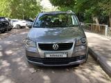 Volkswagen Touran 2009 годаүшін4 500 000 тг. в Караганда – фото 2
