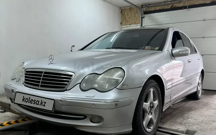 Mercedes-Benz C 200 2002 годаүшін3 100 000 тг. в Астана