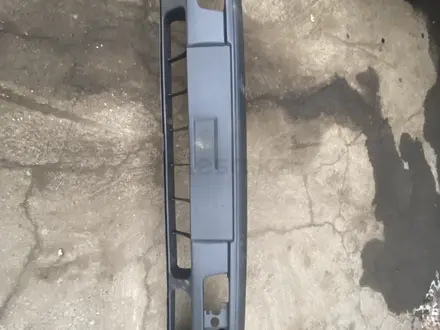 Бампер передний на Фольксваген Гольф 3 за 15 000 тг. в Алматы