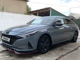 Hyundai Elantra 2021 года за 8 900 000 тг. в Шымкент – фото 2