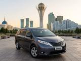 Toyota Sienna 2015 года за 13 850 000 тг. в Алматы