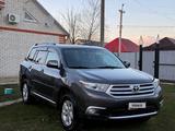 Toyota Highlander 2013 года за 9 000 000 тг. в Уральск – фото 2