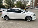 Hyundai Accent 2021 годаfor6 800 000 тг. в Алматы – фото 3