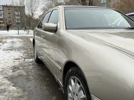 Mercedes-Benz E 240 1999 года за 2 500 000 тг. в Караганда – фото 8