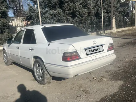 Mercedes-Benz E 220 1995 года за 3 900 000 тг. в Алматы – фото 6