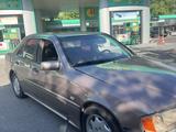 Mercedes-Benz C 220 1993 года за 1 250 000 тг. в Астана – фото 2